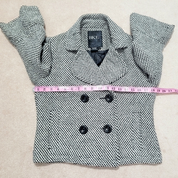 BKE Women’s Houndstooth Peacoat Jacket Size Medium Black White Wool Blend Crop - Picture 7 of 12